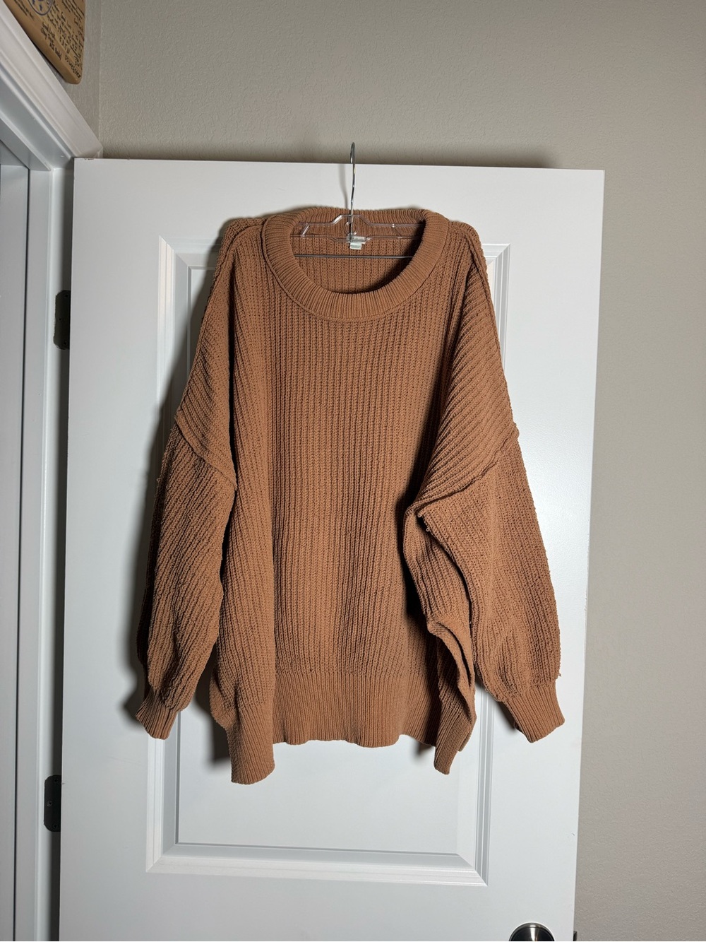American Eagle Outfitters Oversized Scoop-Neck Sweater in Camel Brown